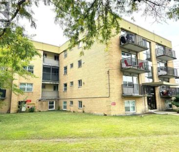 2035 UNIVERSITY AVENUE West Unit# 202 | 2035 UNIVERSITY AVENUE West... - Photo 1