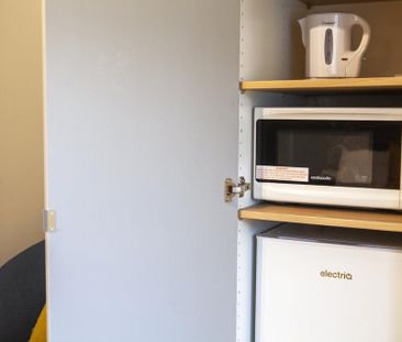 1 bedroom in a house share to rent - Photo 5