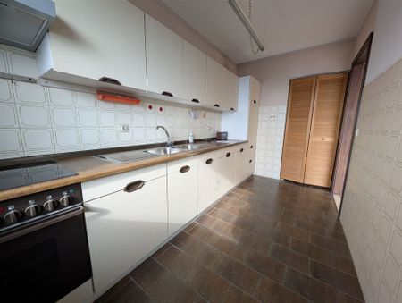 Ruim 2 slaapkamer appartement met garage en terras - Foto 3