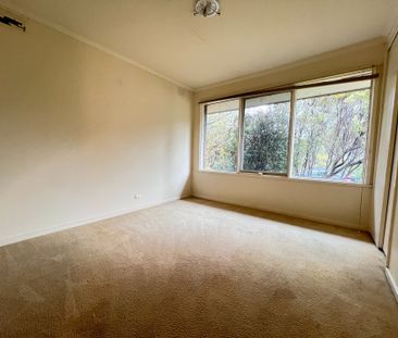 3 Bedroom Home in Great Location - Photo 3