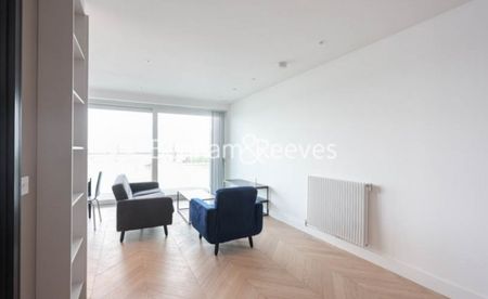 2 Bedroom flat to rent in Brigadier Walk, Royal Arsenal Riverside, SE18 - Photo 2