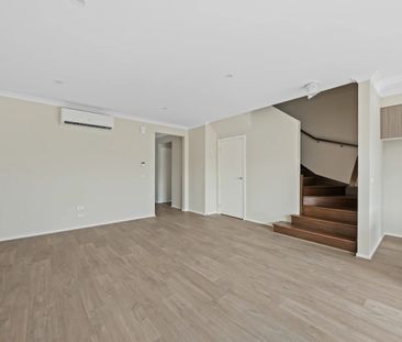 12 Pewter Walk, Clyde North, Vic 3978 - Photo 3