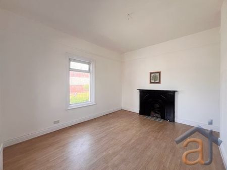 To Let – St. Lukes Road, Southport – Top Floor Apartment - Photo 2