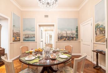 Stunning apartment overlooking Trajan's monumental Column