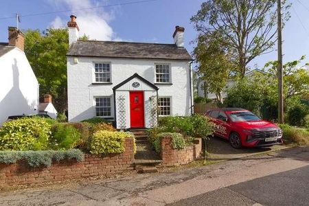 Newton Longville - A Fully Redecorated Detached Cottage In Tranquil Village, MK17 - Photo 3