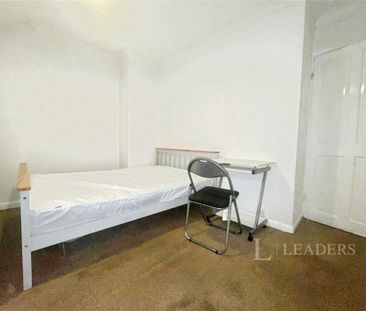 House share to rent - Photo 4