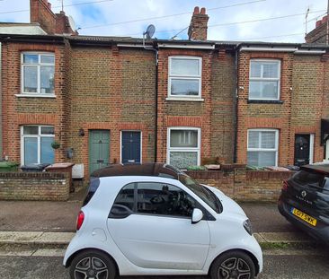 2 bed semi-detached house to rent in Greatham Road, Bushey, WD23 - Photo 2