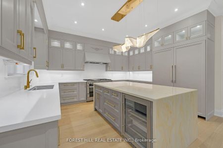 For Lease - 132 Lothian Avenue, Toronto, Ontario - Photo 2
