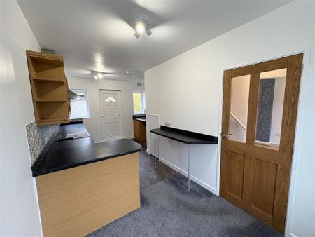 3 bedroom terraced house to rent - Photo 2