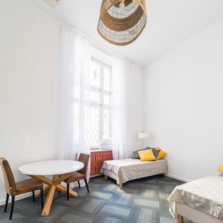 Kompaktowe Umeblowane w Bardzo Dobrej Lokalizacji - Zdjęcie 1