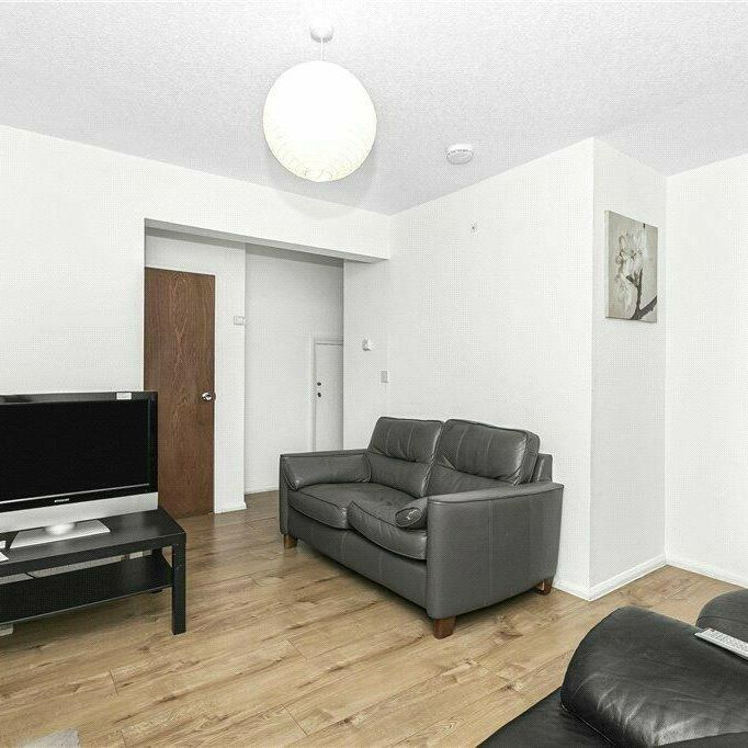 1 bedroom in a house share to rent - Photo 1