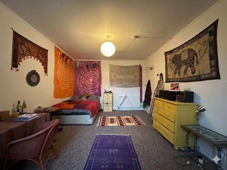 4 bedroom flat to rent - Photo 4