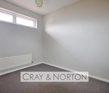 4 bedroom detached house to rent - Photo 2