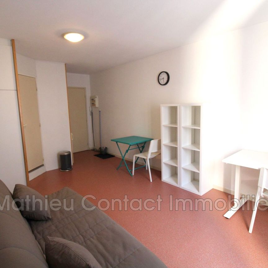 Centre-ville, Location appartement 1 pièce 19 m² - Photo 1