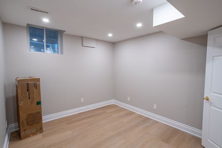 For Lease - 2686 Ambercroft Trail Unit# Basement Level, Mississauga, Ontario - Photo 5