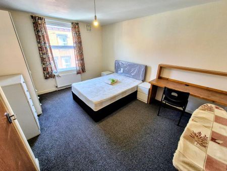 2 bedroom terraced house to rent - Photo 5