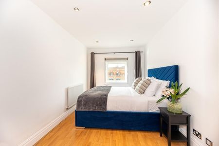 2 Bed Flat, Warren House, W14 - Photo 2