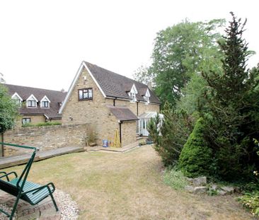 3 bedroom semi-detached house to rent - Photo 2