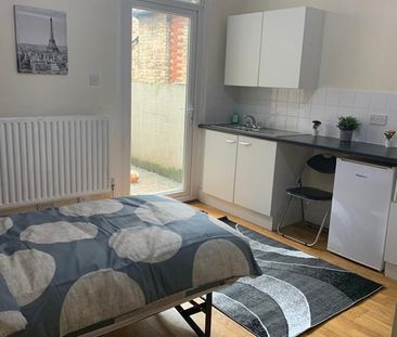 Studio Flat, Green Lanes, N13 - Photo 3