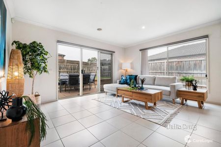 121 Gordons Road, South Morang - Photo 3