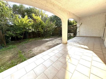 Location Appartement 4 pièces 84 m2 à Aubagne - Photo 2