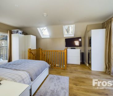 Priory Cottage, 3 Stomp Road, Bucks,SL1 - Photo 3