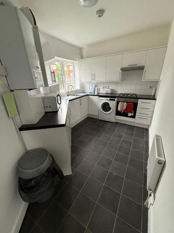 2 bedroom house share to rent - Photo 5