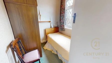 4 bedroom semi-detached house to rent - Photo 3