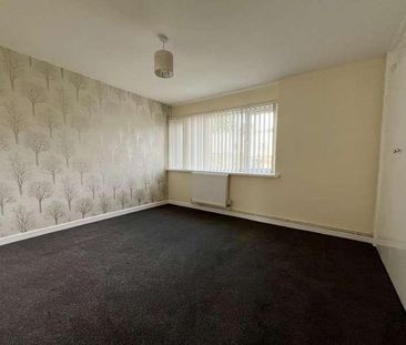 Broadfield Close, West Bromwich, West Midlands, B71 - Photo 3