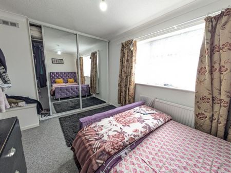 3 bedroom semi-detached house to rent - Photo 2