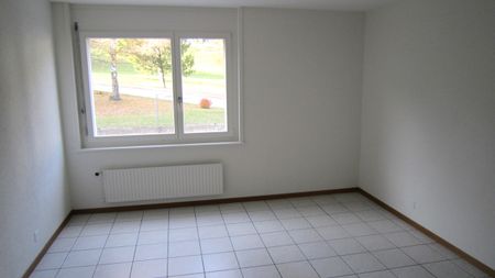 Spacieux appartement de 4,5 pièces avec balcon et ascenseur - Photo 5