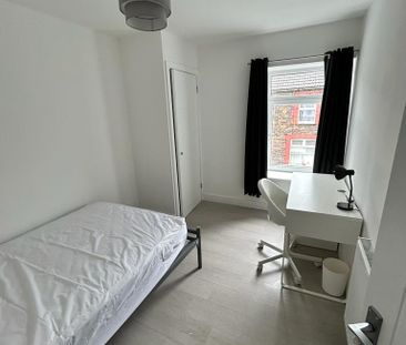 Room For Rent Queen Street, Pontypridd - Photo 6