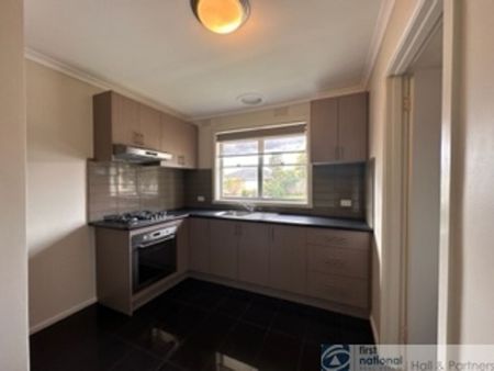 Low-Maintenance Living Close to Schools, Shops & Transport - Photo 4