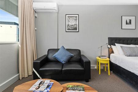 Fully Furnished Studio Apartment in Prime Spring Hill Location - Photo 5