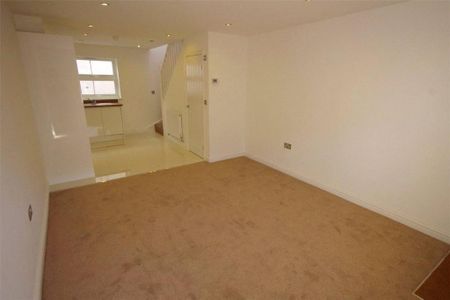 1 bedroom terraced house to rent - Photo 2