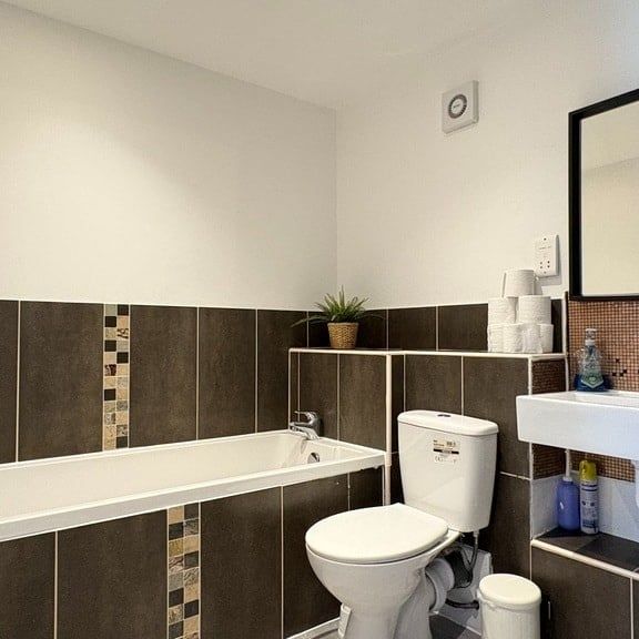 2 Bed Flat, School House, E14 - Photo 1