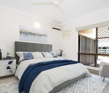 LOCATION, CONVENIENCE, LIFESTYLE! - Photo 2