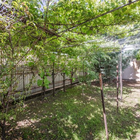 2/9 WODONGA Street - Photo 2