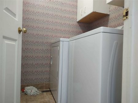 For Lease - 54 Chapman Drive Unit# Upper, Ajax, Ontario - Photo 2