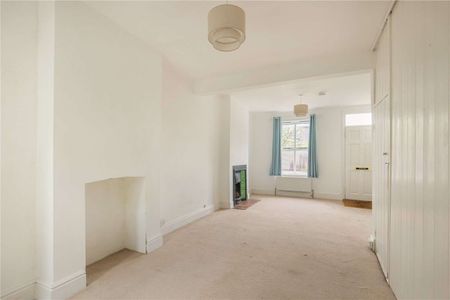 Two bedroom period property - Photo 4