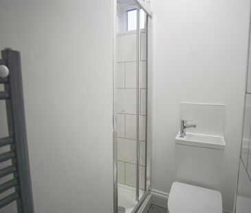 3-Bed House to Let on Shelley Road, Ashton-On-Ribble, Preston - Photo 6