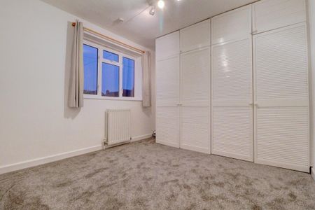 5 bedroom semi-detached house to rent - Photo 5