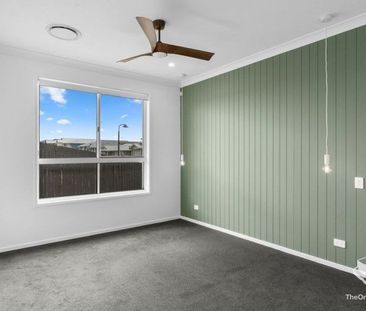 Designer Pavilion Family Sanctuary Home - Photo 3