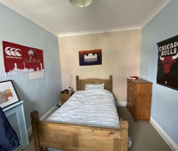 4 bedroom private hall to rent - Photo 3