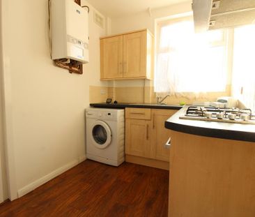 3 bedroom semi-detached house to rent - Photo 6