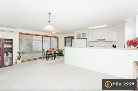 8 Pemberton Place, Jerrabomberra NSW 2619 - House For Rent | Domain - Photo 2