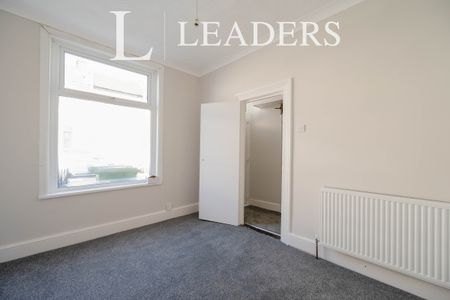 3 bedroom house to rent Trevor Road, PO4 - Photo 4