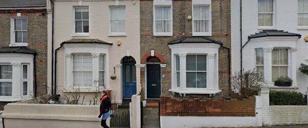 2 Bed Flat, Gowrie Road, SW11 - Photo 1