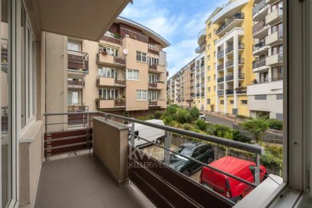 Útulný byt 2+kk s balkonem a sklepem, Praha – Kyje - Photo 2