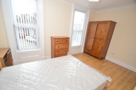 84 Cromwell Road, Belfast, BT7 1JY - Photo 2